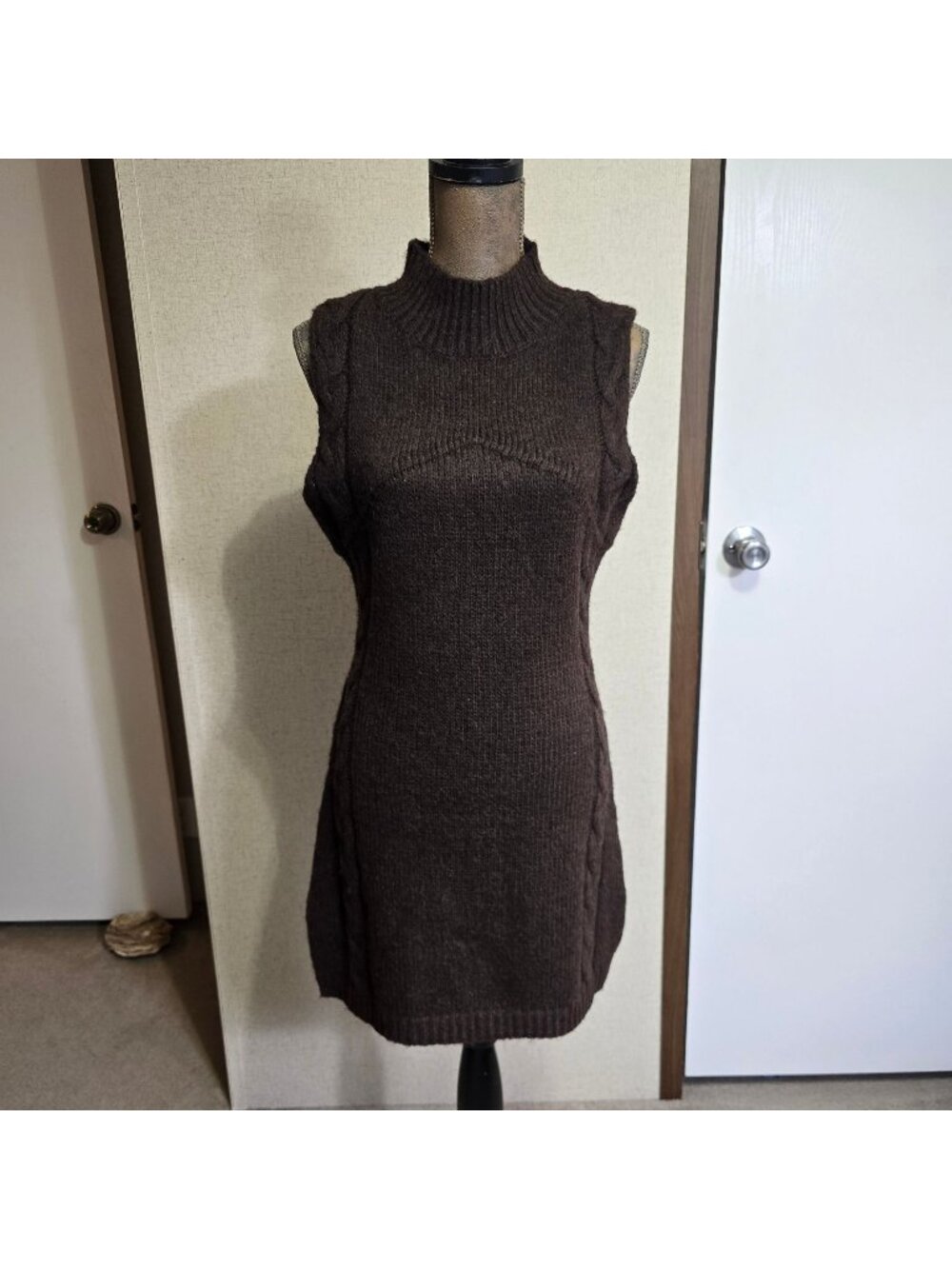 NEW Le Lis Medium Sweater Dress Brown Cable Knit Sleeveless Turtleneck Casual